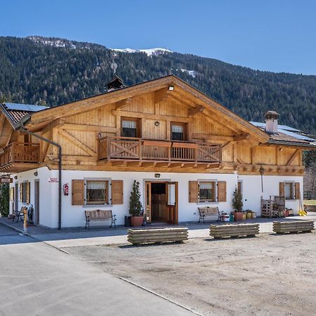 Chalet Camping Fae 1 Madonna Eksteriør bilde