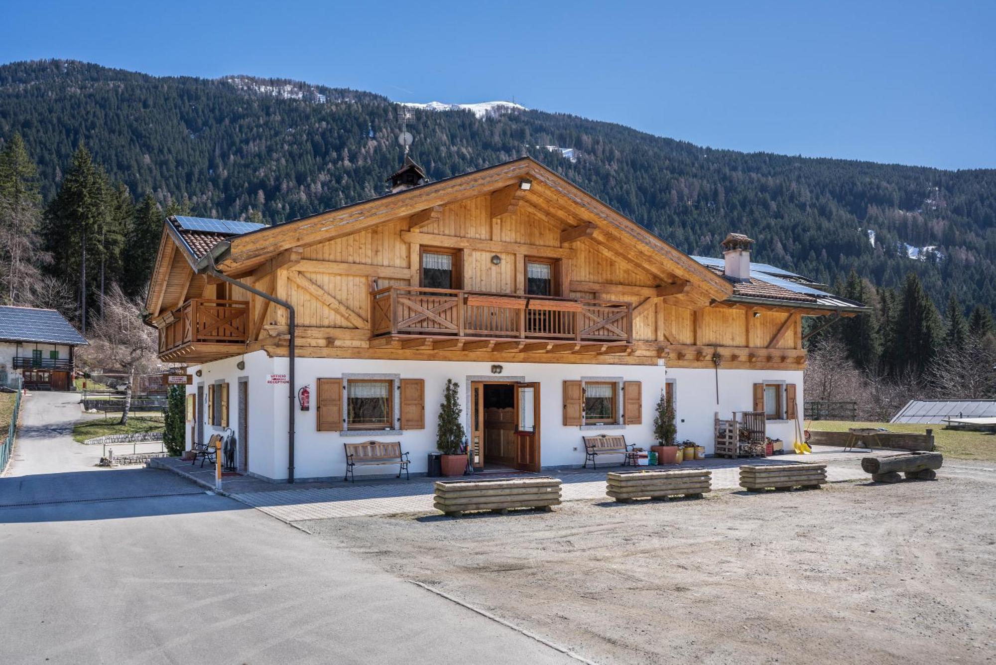 Chalet Camping Fae 1 Madonna Eksteriør bilde