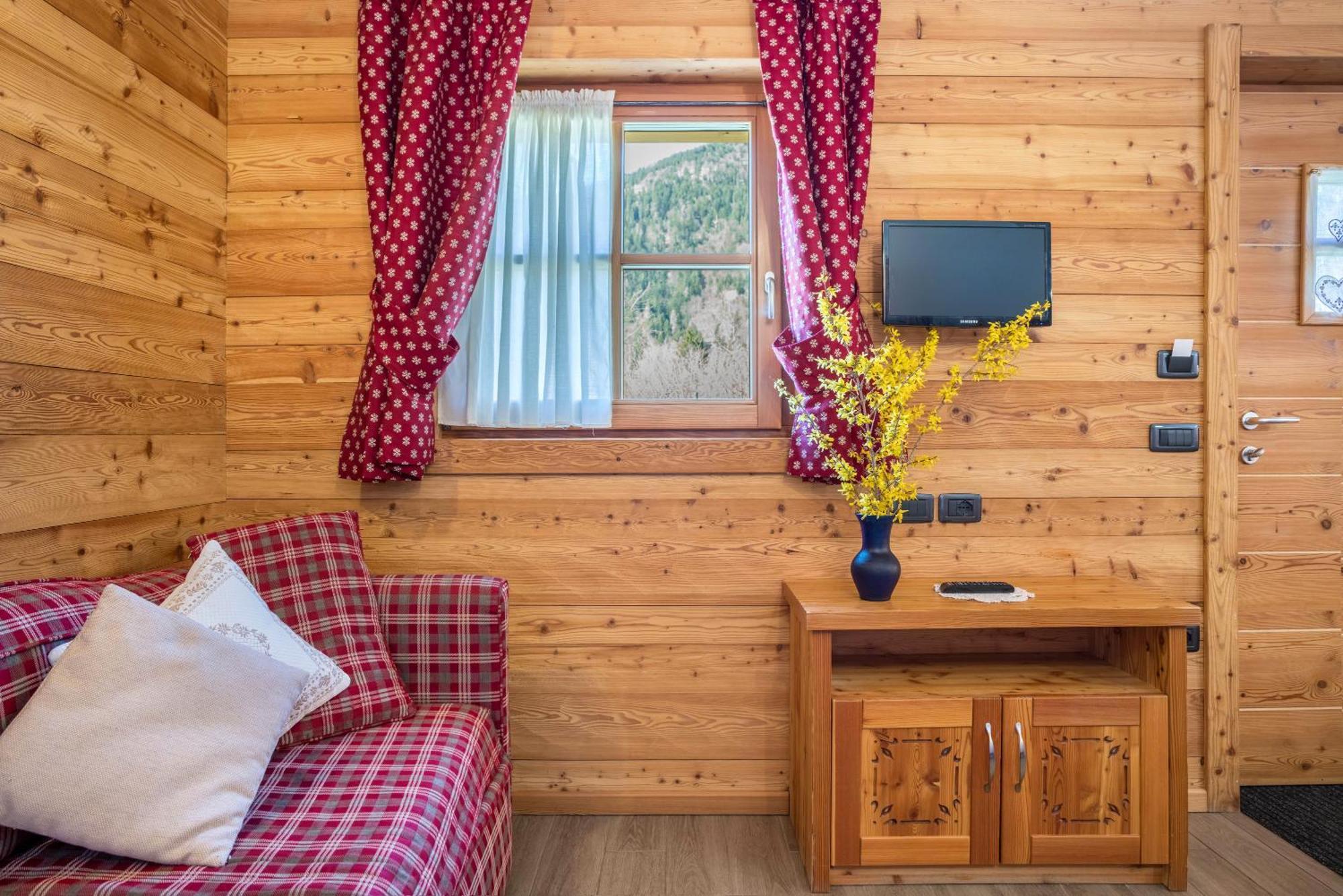 Chalet Camping Fae 1 Madonna Eksteriør bilde